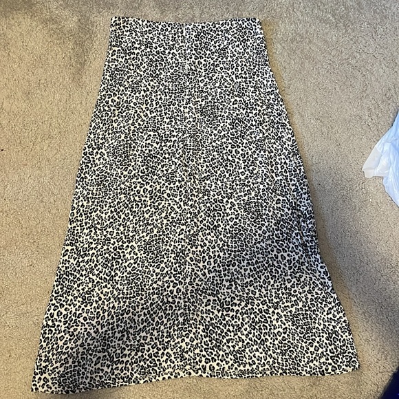 Cheetah Print Maxi Skirt - Picture 2 of 4